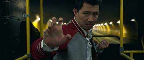 Simu Liu näyttelee nimiosaa Disneyn levittämässä Shang-Chi and The Legend of The Ten Rings -elokuvassa.