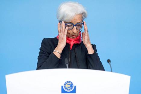 Euroopan keskuspankin pääjohtaja Christine Lagarde arvioi torstaina Frankfurtissa, että poikkeuksellisen ripeä inflaatio hidastuu ensi vuoden kuluessa.