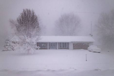 Kanadan Ontariossa pyrytti sankasti lunta jouluaattona.