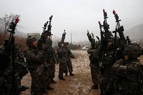 Etelä-Korean sotilaita yhteisessä sotaharjoituksessaYhdysvaltain sotilaiden kanssa 13. tammikuuta 2023.