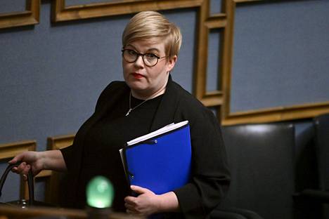 Valtiovarainministeri Annika Saarikko eduskunnan täysistunnossa Helsingissä viime viikon tiistaina.