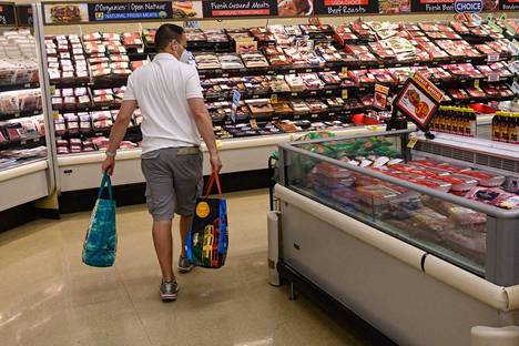 Näkymä supermarketista Washingtonissa 26. toukokuuta. Hintojen noususta on tullut tärkeä vaaliteema marraskuun välivaalien edellä.