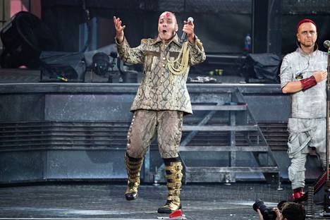 Rammstein esiintyi kesällä 2019 Tampereen Ratinan stadionilla. Kuvassa laulaja Till Lindemann (vas.) ja kitaristi Paul Landers. 