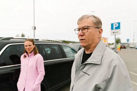 Leena Pörhölä and Martti Huhta came grocery shopping to Ica Max in Haaparanta from Tornio.