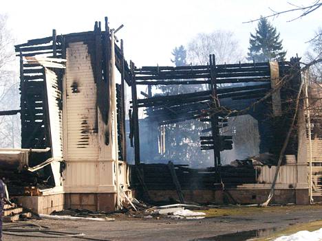 Ylivieskan vanha puukirkko paloi tuhopoltossa vuonna 2016.