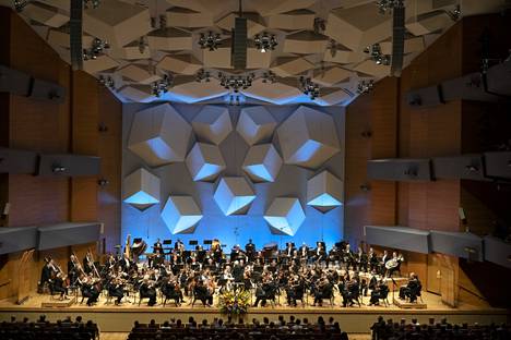 Osmo Vänskä ja Minnesota Orchestra orkesterin kotisalissa Minneapolisissa.