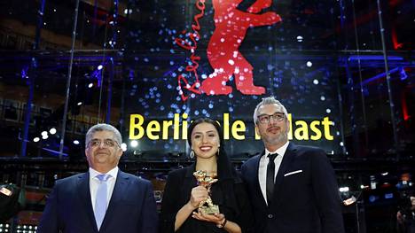Berliinin elokuvajuhlien pääpalkinnon voitti iranilaiselokuva, joka kritisoi maassa langetettavia kuolemantuomioita
