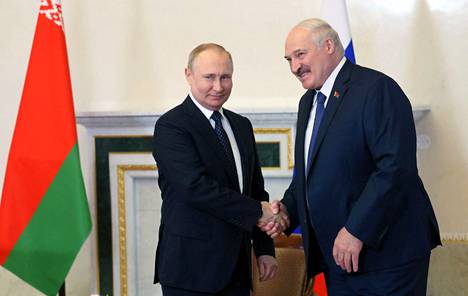 Vladimir Putin ja Aljaksandr Lukašenka tapasivat Strelnassa Suomenlahden rannalla.