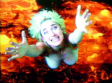 Pipilotti Ristiltä on esillä videoinstallaatio Selbstlos im Lavabad (Selfless In The Bath Of Lava), 1994. – Pysäytyskuva videosta.
