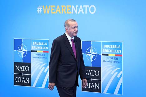 Turkin presidentti Recep Tayyip Erdoğan toisti maanantaina perjantaina esittämänsä kannan siitä, ettei aio hyväksyä Suomea ja Ruotsia Naton jäseniksi.