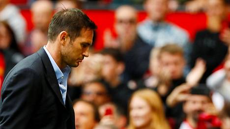 Frank Lampardin valmentajadebyytti päättyi tylysti: ManU murskasi Chelsean kauden avauksessa