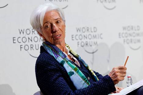 Euroopan keskuspankin pääjohtaja Christine Lagarde maailman talousfoorumissa Davosissa Sveitsissä torstaina.
