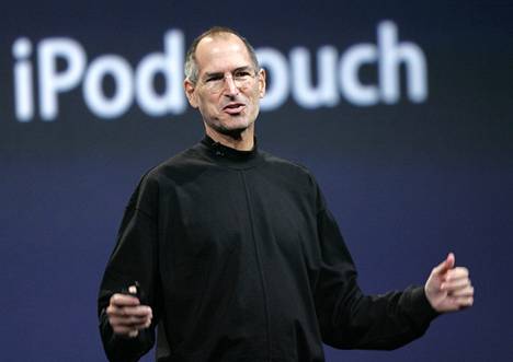 Elizabeth Holmes lainasi Applen Steve Jobsilta pukeutumistyylin ja elekieltä.