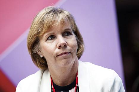 Oikeusministeri Anna-Maja Henrikssonin (r) mukaan vihapuhe voi horjuttaa demokratian peruspilareita.