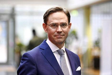 Sitran yliasiamies, entinen pääministeri Jyrki Katainen kuvattuna Helsingissä lokakuussa 2021.