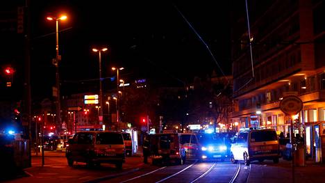 Itävalta | Ainakin yksi kuollut ja useita loukkaantunut ammuskelussa Wienissä, lehtitietojen mukaan isku tehtiin synagogaan