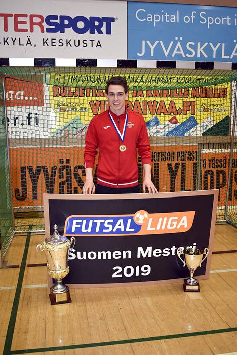 Kauhajokelaislähtöinen Tuomas Heikkilä voitti jyväskyläläisen Kampuksen Dynamon riveissä futsal-maalivahtina kultaa aikuisten liigassa ja pronssia alle 21-vuotiaiden liigassa.