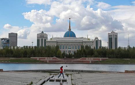 Presidentinpalatsi Kazakstanin pääkaupungissa tiistaina.