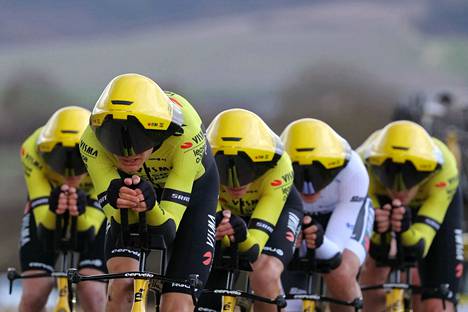 The Team Visma Lease a Bike stable in the team time trial Paris-Nice stage on March 5.
