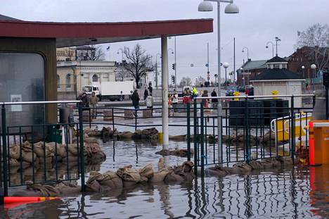 The Suomenlinna ferry terminal was besieged in 2005.