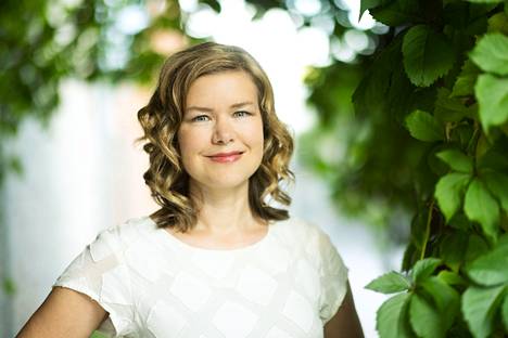 Hanna Meretoja on kirjallisuudentutkija, joka on julkaissut ensimmäisen romaaninsa.