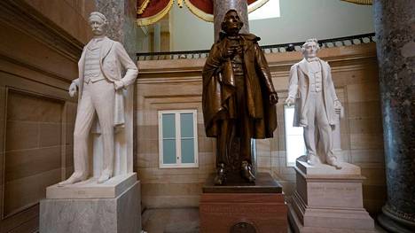 Yhdysvallat | Sisällissodan aikaisten etelä­valtioiden johtajien patsaita halutaan poistaa kongressista, lakiesitys eteni senaattiin