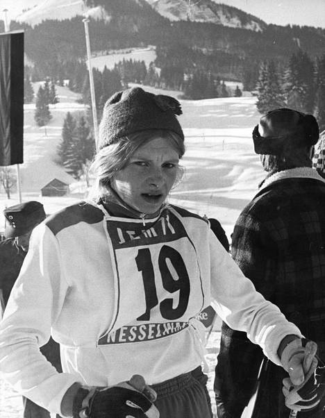 Marja-Liisa Hämäläisen hiihto Lapinlahdella nostatti toiveita nuorten EM-kisoihin Kaukolovossa. (kuva vuodelta 1971)