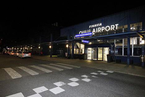 Oulun lentoasema avattiin yöllä kiireellistä tehtävää varten.