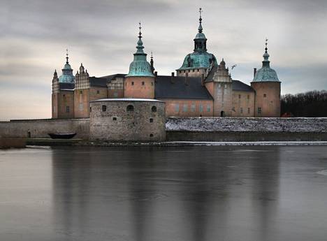 Kalmarin keskiaikainen linna Etelä-Ruotsissa.