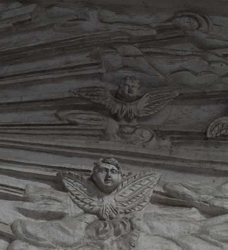 Helsingin Tuomiokirkon julkisivun kerubeista muutamat ovat ilmiselviä muotokuvia kiharapäisestä arkkitehdista, jonka sukunimikin tarkoittaa enkeliä. Ne ovat todennäköisesti taiteilijan kunnianosoituksia Carl Ludvig Engelille, joka ei ehtinyt nähdä päätyötään täysin valmiina.