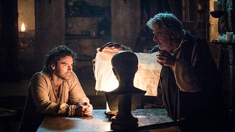 Verrocchio (Giancarlo Giannini) opettaa Leonardolle (Aidan Turner), että valoa on monenlaista.