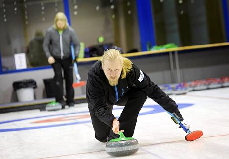 Suomelle curlingin MM-paikka sekä naisissa että miehissä - Urheilu 