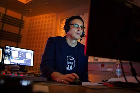 Muusikko ja toimittaja Esa Kuloniemi on tehnyt musiikin erikoisohjelmia Ylelle vuodesta 1986 lähtien. Ensi vuonna hänen Bluesministeri-ohjelmaansa kuullaan vain kesäkuukausien ajan.