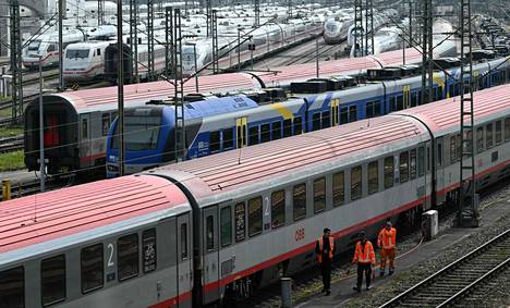 Itävallan rautatieyhtiö ÖBB:n juna Saksan Münchenissä huhtikuussa.