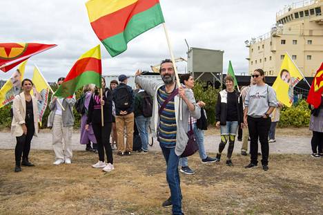 Kurdien järjestämä mielenosoitus ulkoministeriön edustalla Katajanokalla Helsingissä elokuussa 2022.