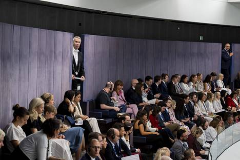 The ushers of the Parliament make sure that the plenary session is not disturbed from the galleries.