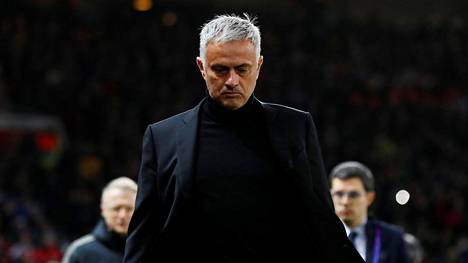 Manchester Unitedin bussi mateli jälleen stadionille: manageri José Mourinho päätti kävellä Mestarien liigan otteluun – ”Kukaan ei tunnistanut minua”