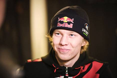 Kalle Rovanperä ajaa parhaillaan Ruotsin MM-rallissa.