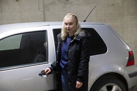 Carita Rummukainen, who lives in the finished building, keeps her car in the hall.  He will move to another place at the end of November.  One reason is that the area is built too densely for his taste.  