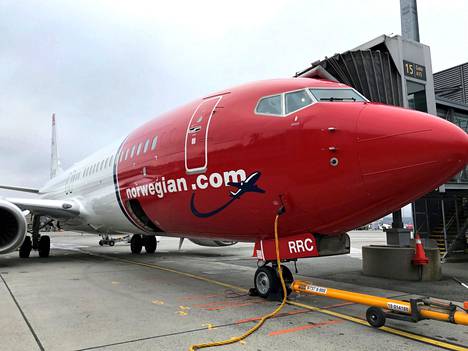 Norwegian Airin konetta tankattiin Oslon Gardermoen lentokentällä 2019.