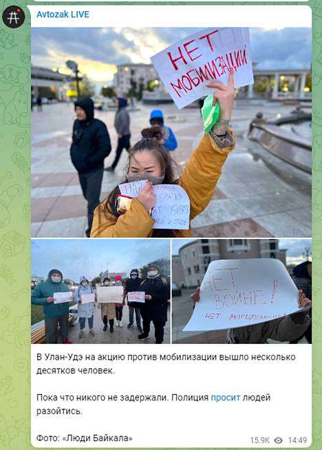 Kuvissa mielenosoittajia Burjatian pääkaupungissa Ulan-Udessa. Käsissä mielenosoittajilla on lappuja, joihin on kirjoitettu ”ei liikekannallepanoa” ja ”ei sotaa”. Kuvakaappaus Avtozak Live -Telegram-kanavalta.