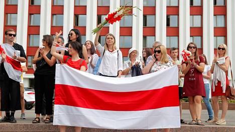 Valko-Venäjä | Lakkojen ja protestien odotetaan jatkuvan, Valko-Venäjän ulko­ministerin kerrotaan keskustelleen Pekka Haaviston kanssa puhelimessa