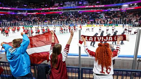 Kanadan ja Latvian välierän yleisömääräksi ilmoitettiin 8 669 katsojaa. Heistä suuri osa oli latvialaisia, jotka pitivät tunnelmaa yllä ottelun alusta loppuun asti.