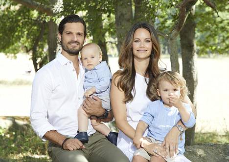 Prinssi Carl Philipin ja prinsessa Sofian kolmas lapsi syntyi perjantaina.