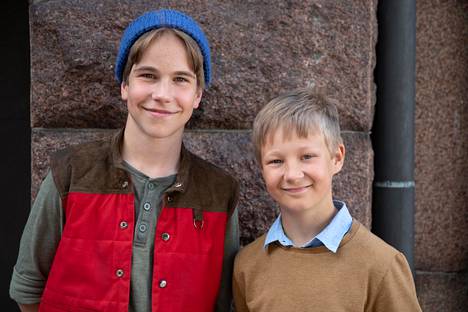 Pertsa ja Kilu -elokuvan päärooleissa näyttelevät Olavi Kiiski, 13 (Pertsa, vasen) ja Oskari Mustikkaniemi, 12 (Kilu).