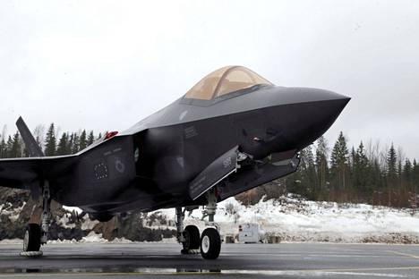 Venäläislehden artikkelissa Suomen päätöstä hankkia F-35-hävittäjiä on pidetty ”epäystävällisenä tekona Venäjää kohtaan”.
