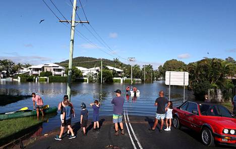 Suuret sademäärät ovat aiheuttaneet tulvia erityisesti Etelä-Walesissa Australiassa. Siellä sijaitsevan Cabaritan tulvat kuvattuna maaliskuun 1. päivänä.
