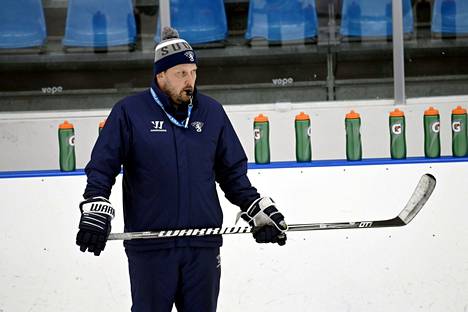 Antti Pennanen valmensi viimeksi 20-vuotiaiden maajoukkuetta. 