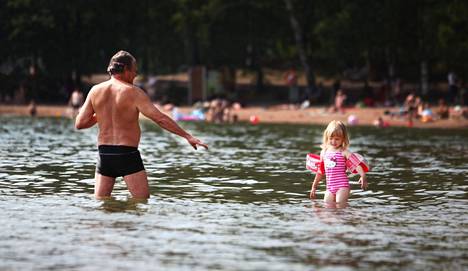 Helsingin ympäristöpalvelut ei ole saanut selville, mistä kohonneet suolistoperäisten bakteerien pitoisuudet Marjaniemen uimarannalla johtuvat.