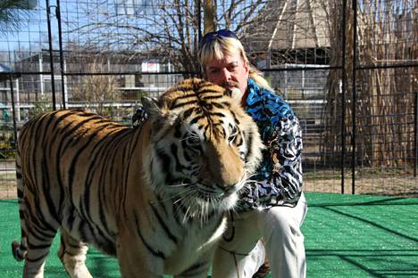 Joe Exotic tuli tutuksi viime vuonna Netflixin esittämästä Tiger King -dokumenttisarjasta, jossa seurattiin tiikerinkasvattajan elämää.